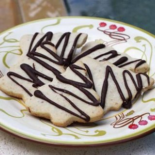 Buttery Walnut Cookies With Dark Chocolate