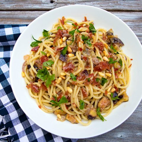 Pasta With Figs, Prosciutto & Pine Nuts