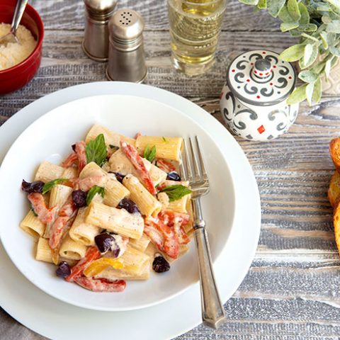Goat Cheese & Roasted Pepper Pasta For Mom
