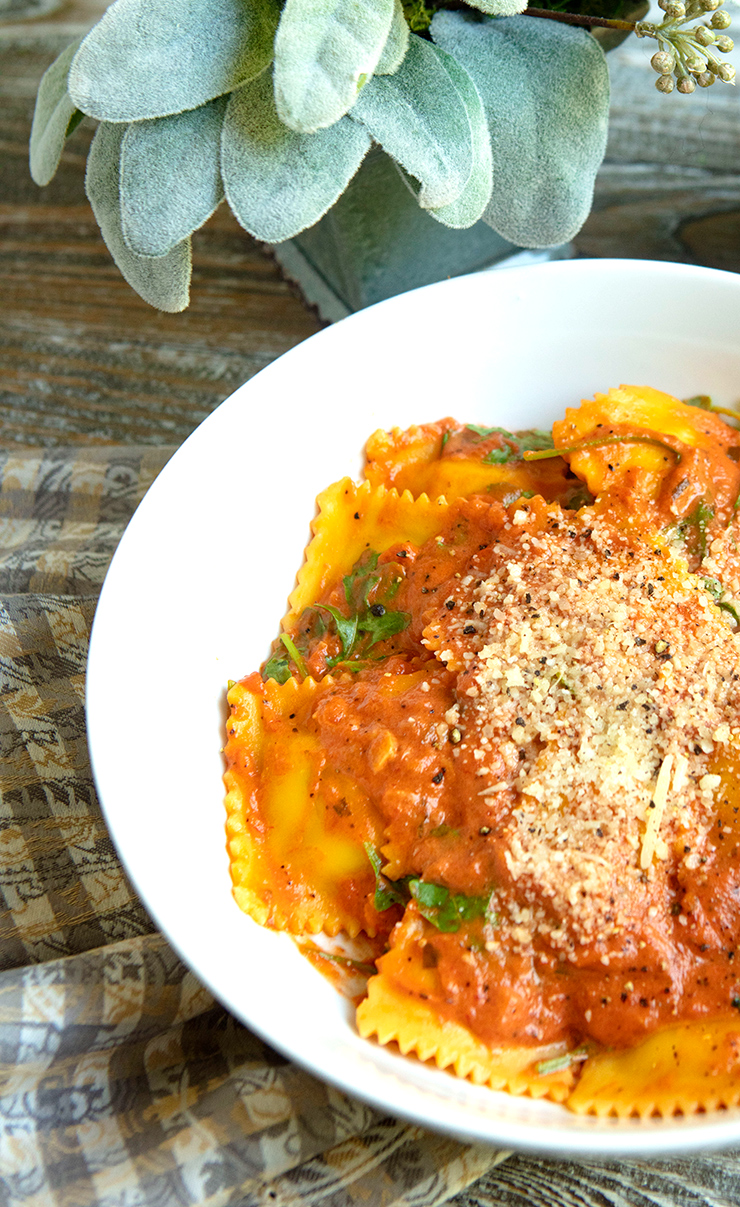 Cheese Ravioli With Spicy Cream Sauce | Italian Food Forever