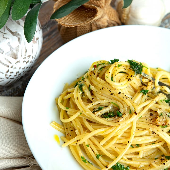 Roasted Garlic, Olive Oil, & Red Chile Pasta